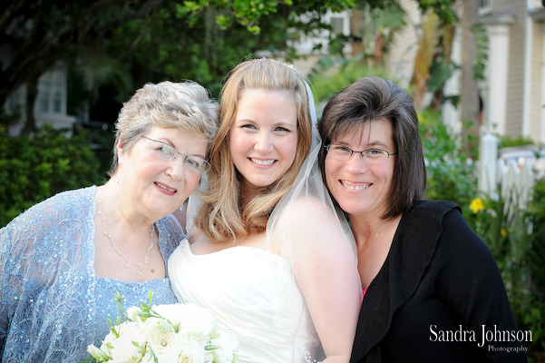 Best Courtyard Lake Lucerne - IW Phillips House Wedding photographer - Sandra Johnson (SJFoto.com)